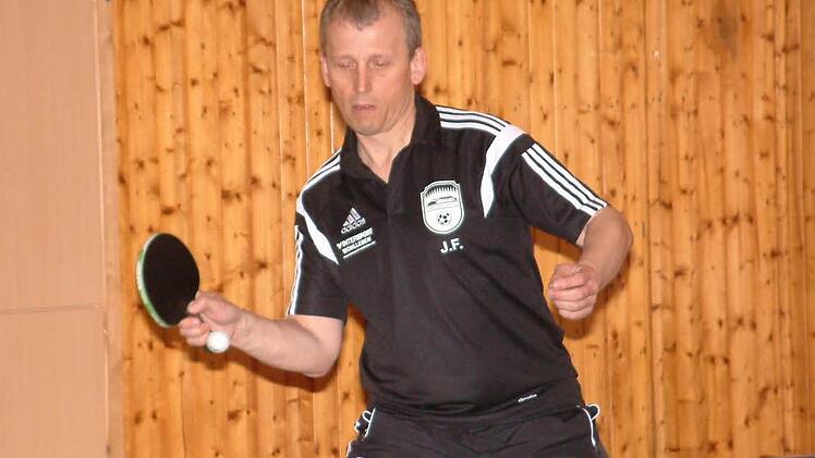 Einen wichtigen Sieg beim SV Nurn landete der FC Wacker Haig in der 2. Kreisliga. Beim 9:6-Erfolg war Jürgen Ferner mit dem Gewinn seiner beiden Einzel und dem Doppel mit Andreas Nickol beteiligt. Foto: Hans Franz