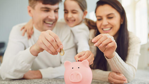Erziehung, Sparen, Kinder und Geld, Familie, Familie und Geld, Sparschwein, Spardose