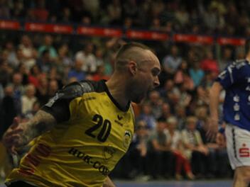 So schön kann Handball sein: Florian Billek jubelt nach einem Kontertor. Fotos: Bilek