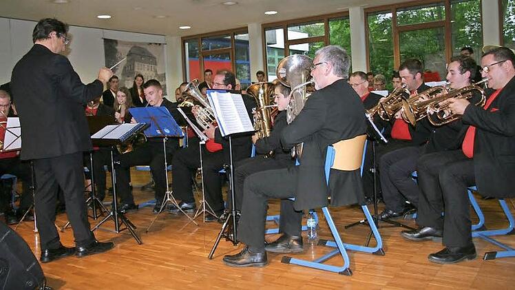 Das Bläserorchester des Konservatoriums Cournon erfreute mit einem bunten Strauß anspruchsvoller Melodien. Fotos: Gerda Völk