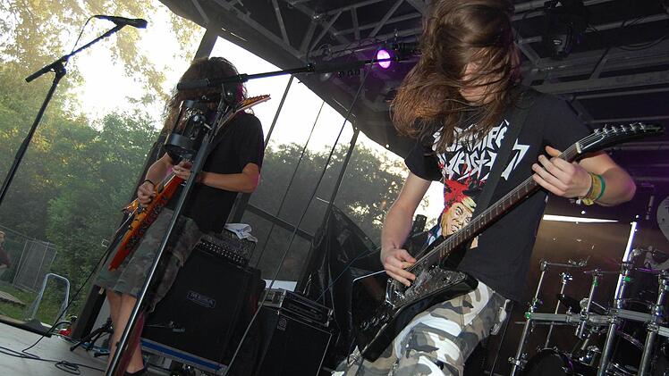 Trashmetal in Reinkultur: Wulfpack knallten ein atemberaubendes Set herunter. Foto: Rolf Krebs
