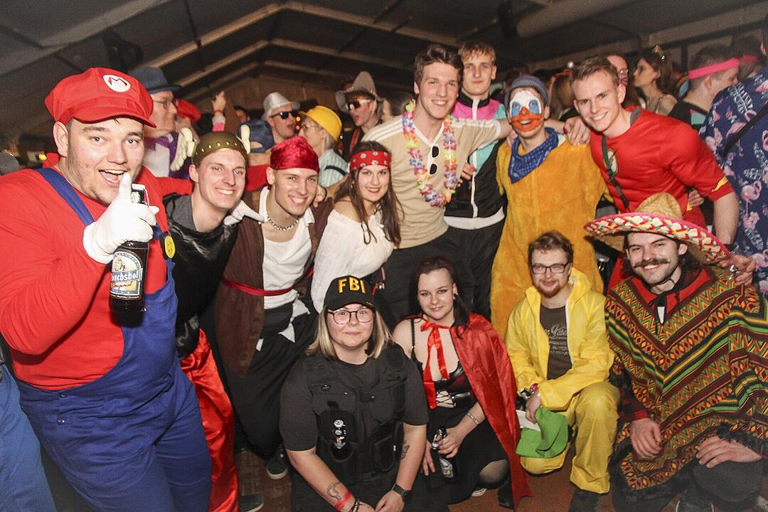 Super Stimmung beim Meeder Zeltfasching 2025!