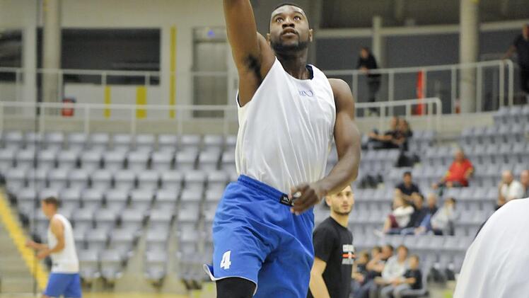 Neuzugang Jason Penn soll unter den K&ouml;rben aufr&auml;umen.