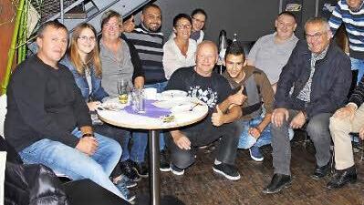 Bei einem gemeinsamen Abend im Café der Fortuna lernten sich Flüchtlinge und Nachbarn besser kennen. Foto: Tina Meier