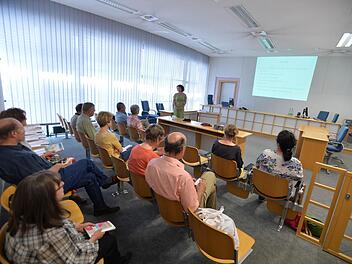 Gut besucht war dieser Vortrag von Nachlassrechtspflegerin Gabriele Reichenauer über das "Erben und Vererben". Foto: Ronald Rinklef