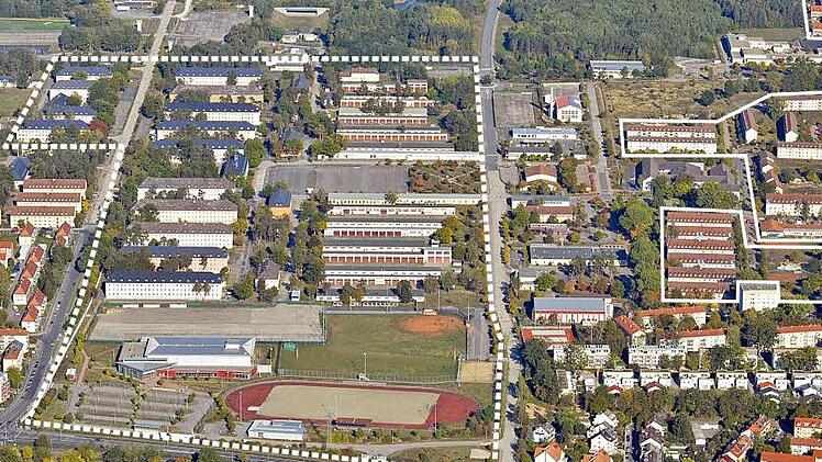 Die Fläche, die für die Bundespolizeischule im Gespräch ist, erstreckt sich von der Zollnerstraße bis zu den Wohnblocks am Lindenanger (rechts im Bild).  Foto: Ronald Rinklef