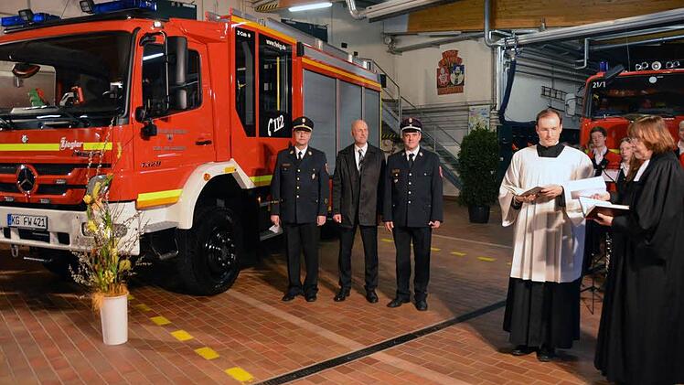 Das neue Hilfeleistungslöschfahrzeug (HLF 10) wurde an die Freiwillige Feuerwehr Bad Kissingen übergeben. Foto: Peter Rauch