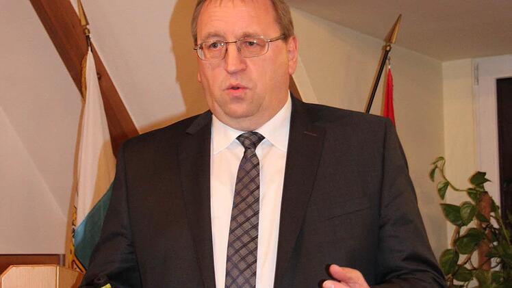 Wolfgang Kießling vom Amt für Ländliche Entwicklung Oberfranken informierte den Marktgemeinderat Küps über das Gemeindeentwicklungskonzept.  Foto: Friedwald Schedel