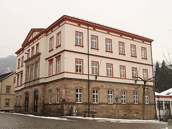Das Ding ist noch nicht aus: Der Kulmbacher Stadtrat ließ es am Donnerstag offen, wie er auf das Gerichtsurteil zum Elterngeld in den Ganztagsklassen  reagieren wird.  Foto: Stephan Tiroch