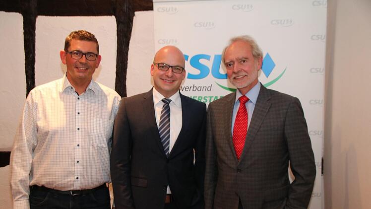 Zufriedene Gesichter nach der Wahl (von links): Thorsten Harnus, Michael Kastl und Norbert Reiter. Thomas Malz