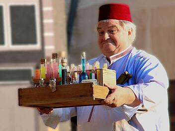 Den Medicus aus dem Orient verkörpert in der gleichnamigen Komödie perfekt Wolfgang Rützel. Dieter Britz