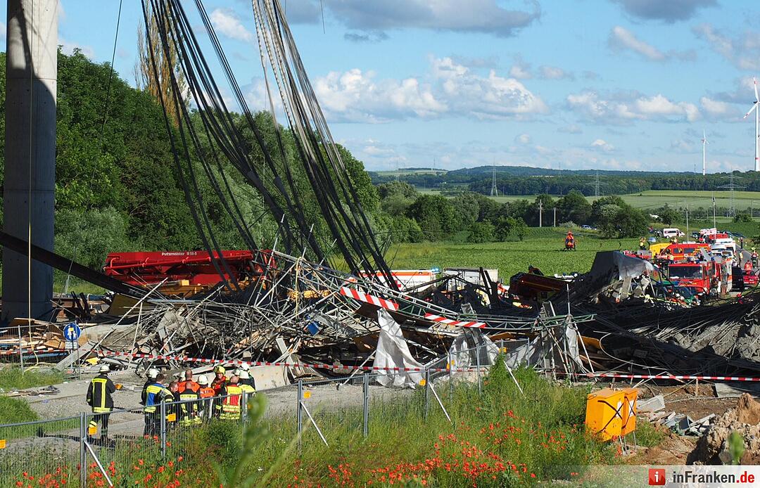 Tödliches Unglück an A7 bei Werneck: Brücke stürzt ein