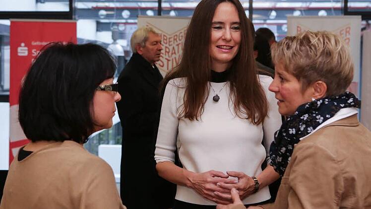 Tanja Kinkel, Asli Heinzel (li.) und Melanie Dirauf