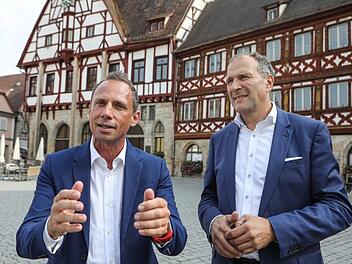 Im Wahlkampf hatte Thorsten Glauber (links) seinen FW-Parteifreund Alexander Hold nach Forchheim eingeladen. Jetzt sind beide auf der Erfolgsspur.  Foto: Barbara Herbst