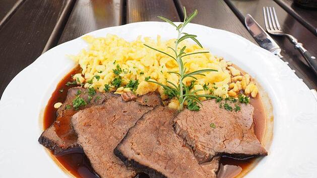 Die Rhön verdankt ihre Vielseitigkeit der  Bundesländer Bayern, Hessen und Thüringen,  über die sie sich erstreckt. Das spiegelt sich auch in der Essenskultur wieder. Symbolbild: Hans/pixabay.com