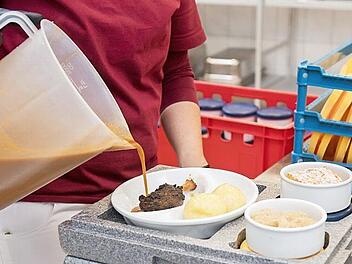 Hohe Qualitätsansprüche und ein klares Ja zur Integration: Die Menüfaktur bietet Arbeitsplätze für Menschen mit und ohne Beeinträchtigung.