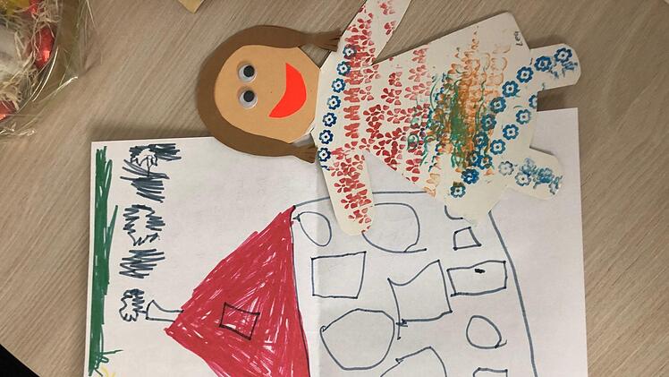 Im Frühjahr freuten sich die Senioren in den Bad Brückenauer Heimen über zahlreiche Bilder und Bastelarbeiten von Kindern. Foto: Archiv/Sibel Linz