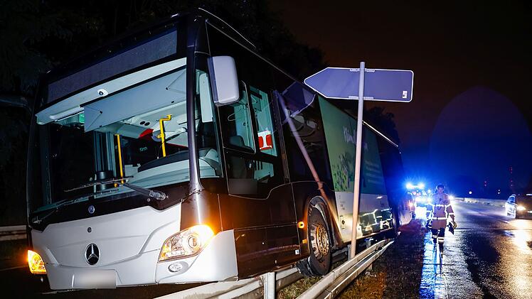 Busunfall in F&uuml;rth sorgt f&uuml;r Sperrung von S&uuml;dwesttangente