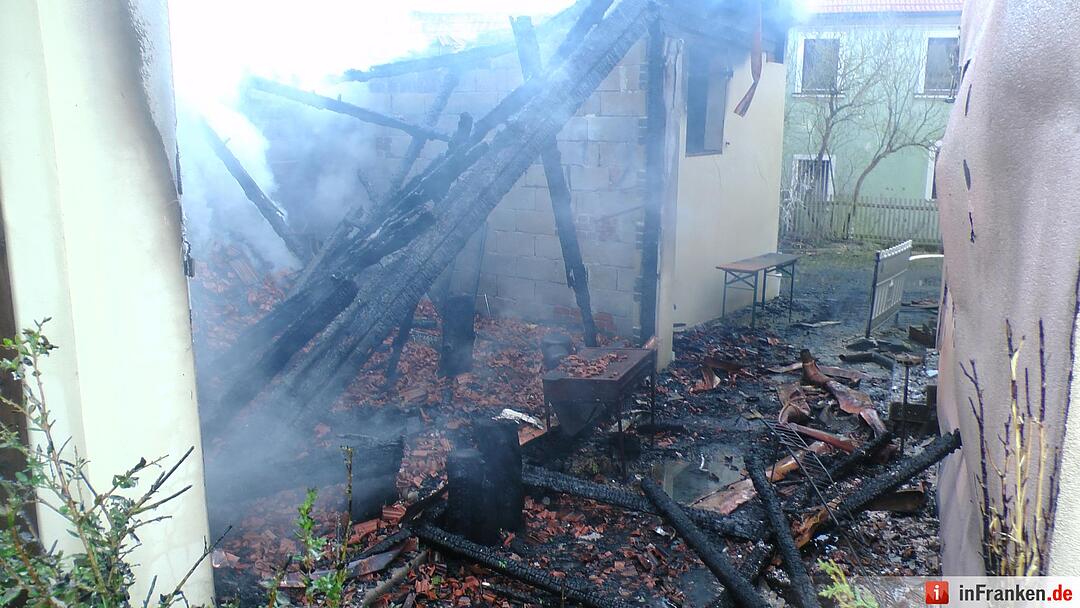 Gemeindehaus in Altenmuenster Ortskern niedergebrannt