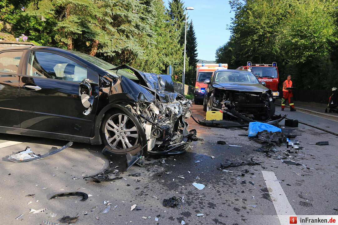 Auto übersehen: Zwei Verletzte bei Unfall in Ebermannstadt