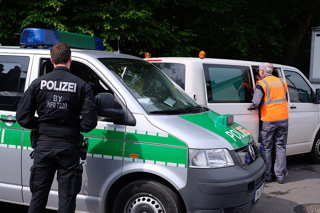 Postbotin Heidi D. seit 2013 verschwunden: Polizei durchsucht mit Leichenspürhunden ihr Haus