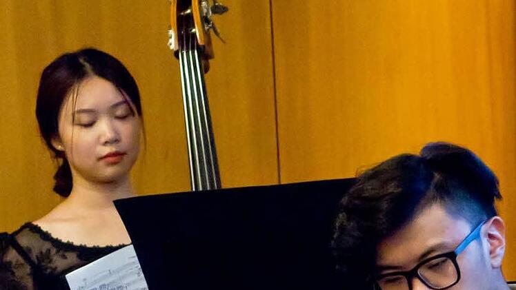 Das Streicherensemble der Renmin University of China gastierte im Rathaussaal Neustadt.Foto: Jochen Berger