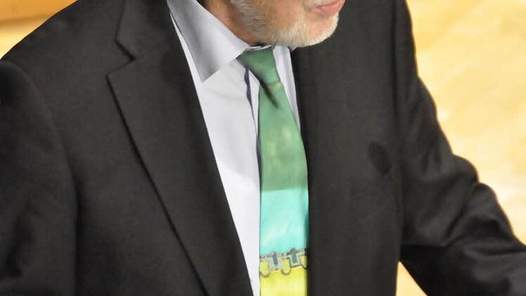 Michael Peter, der Vorsitzende der Europa-Union Bad Kissingen bei seiner Begrüßung.Foto: Peter Klopf