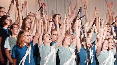Eine starke Leistung bot der Chor beim Musical "Josef" in Neudrossenfeld. Fotos: Horst Wunner