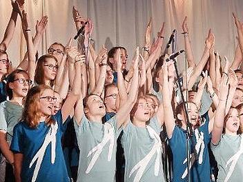 Eine starke Leistung bot der Chor beim Musical "Josef" in Neudrossenfeld. Fotos: Horst Wunner