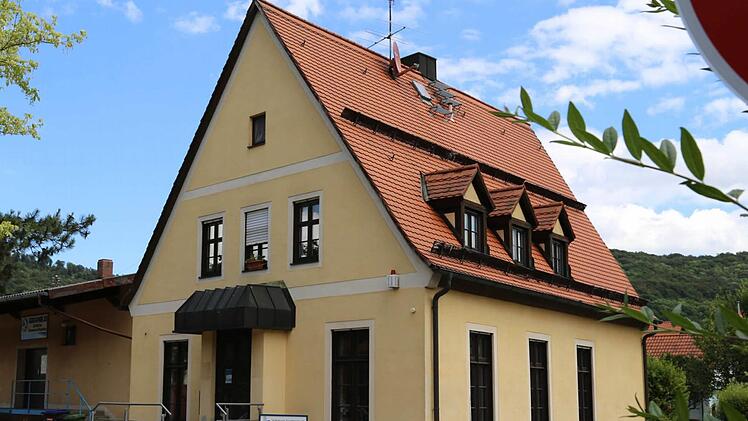 Wann eröffnet der Dorfladen im ehemaligen Bankgebäude in Leutenbach? Foto: Franz Galster