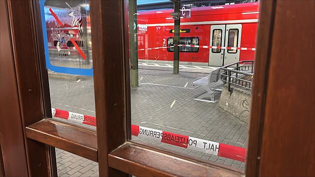 Bahnhof Erlangen im Berufsverkehr gesperrt