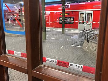 Bahnhof Erlangen im Berufsverkehr gesperrt