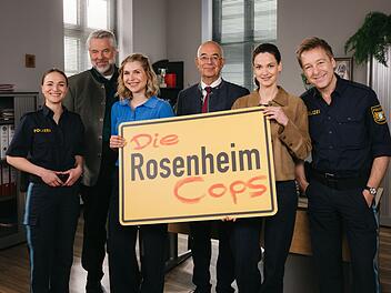 Die neuen Folgen von "Die Rosenheim-Cops" sind in der Mache, von links: Pia Arnbruck (Katharina Plank), Anton Stadler (Dieter Fischer), Christin Lange (Sarah Thonig), Gert Achtziger (Alexander Duda), Julia Beck (Michaela Weingartner), Michi Mohr (Max M&uuml;ller).