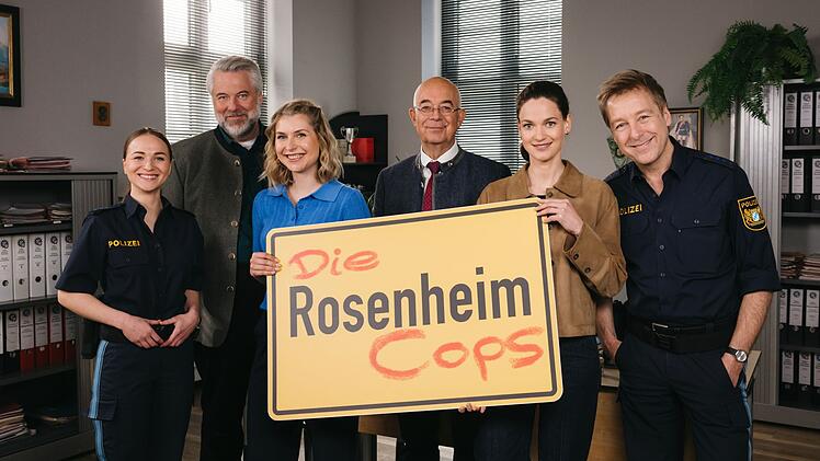 Die neuen Folgen von "Die Rosenheim-Cops" sind in der Mache, von links: Pia Arnbruck (Katharina Plank), Anton Stadler (Dieter Fischer), Christin Lange (Sarah Thonig), Gert Achtziger (Alexander Duda), Julia Beck (Michaela Weingartner), Michi Mohr (Max M&uuml;ller).