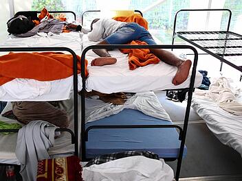 Die syrischen Asylbewerber wurden vergangenes Jahr in Untersteinach herzlich willkommen geheißen. Jetzt wirft die Firma, die das Anwesen in der Eichbergstraße angemietet hat, der Gemeinde Fremdenfeindlichkeit vor. Foto: dpa/Symbolbild