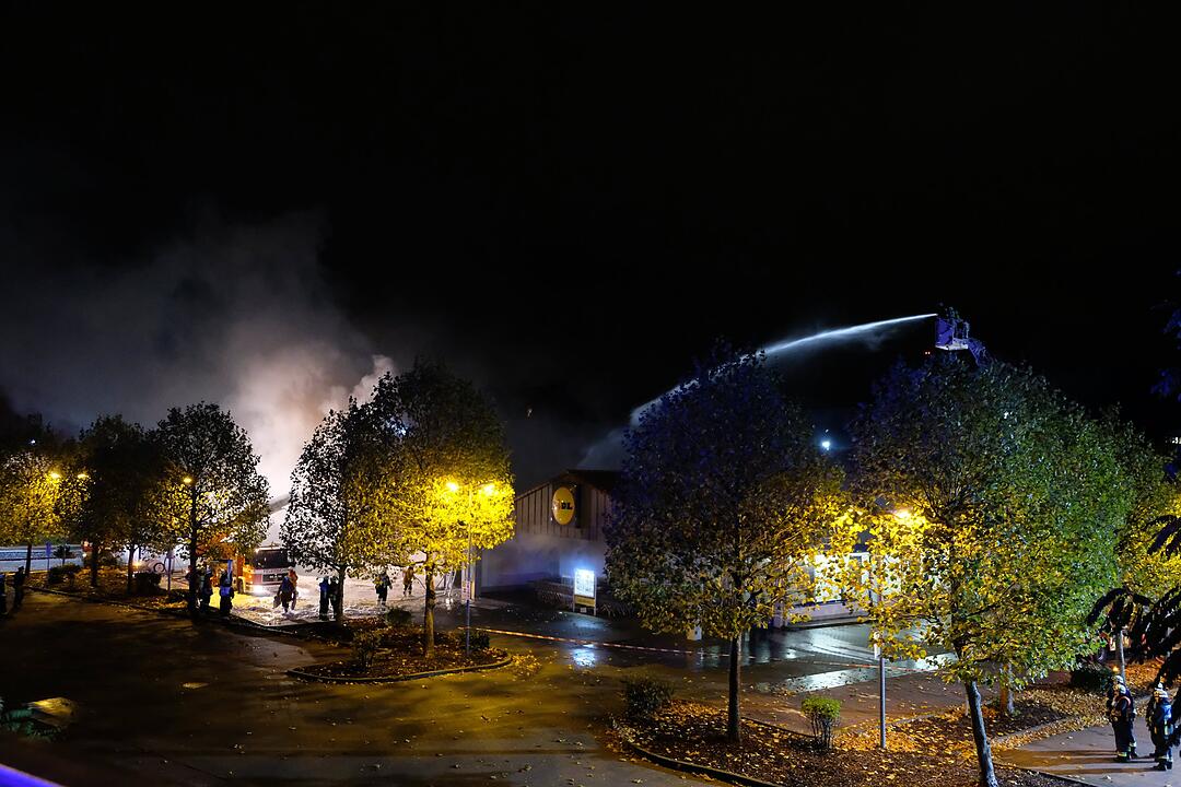 Nürnberg: Lidl brennt