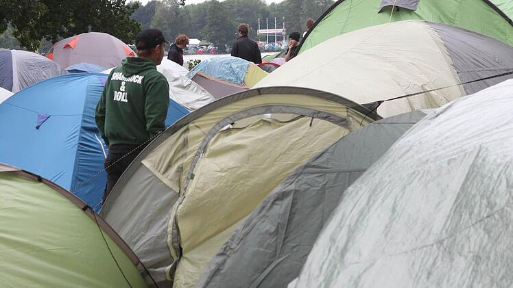 Viel Platz ist nicht mehr auf dem Zeltplatz.