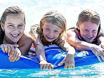 Kinder werden morgen viel Spa&szlig; im Wasser haben.  Foto: pr