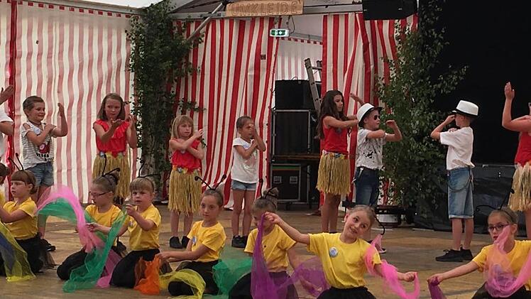 Die Concordia-Kids aus Maroldsweisach mit ihrem anmutigen Tanz. Foto: Heidi Müller-Gärtner