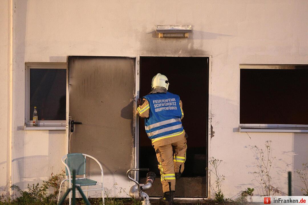 Grossbrand nach Explosion auf Indoor-Kartbahn Foto: News5/Herse