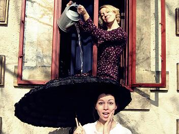 Wie gemein: Dorothea Schreiber und Victoria Heinz (vorne)  Foto: pr