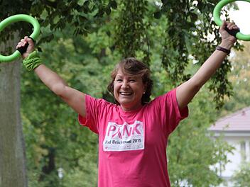 Regelmäßig trainiert die Frauenärztin Heike Barnickel-John mit ihren Patientinnen am Frauenberg. Dabei geht es nicht um Hochleistung, sondern um Normalität und Rücksicht. Foto: Ulrike Müller