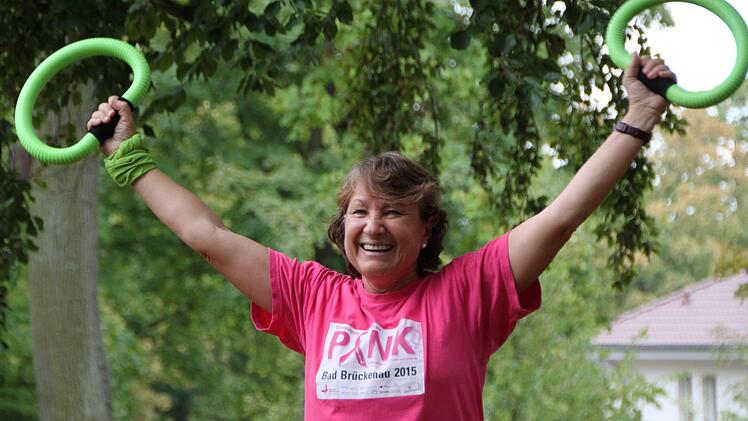 Regelmäßig trainiert die Frauenärztin Heike Barnickel-John mit ihren Patientinnen am Frauenberg. Dabei geht es nicht um Hochleistung, sondern um Normalität und Rücksicht. Foto: Ulrike Müller
