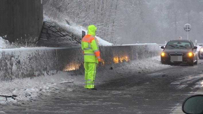 In Franken gab es zahlreiche Unfälle am Samstagmorgen. Fotos: News5
