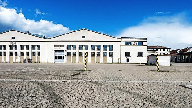 Liegt auf dem fr&uuml;heren Postgel&auml;nde an der &auml;u&szlig;eren Memmelsdorfer Stra&szlig;e die Zukunft des Bamberger Basketballs? Michael Stoschek will mehr Zuschauer und Sponsoren aus der Metropolregion N&uuml;rnberg in eine neue Halle locken - die Brose-Arena w&auml;re dann Geschichte.  Foto: Matthias Hoch