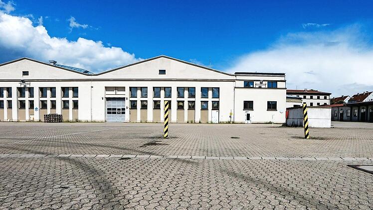 Liegt auf dem früheren Postgelände an der äußeren Memmelsdorfer Straße die Zukunft des Bamberger Basketballs? Michael Stoschek will mehr Zuschauer und Sponsoren aus der Metropolregion Nürnberg in eine neue Halle locken - die Brose-Arena wäre dann Geschichte.  Foto: Matthias Hoch