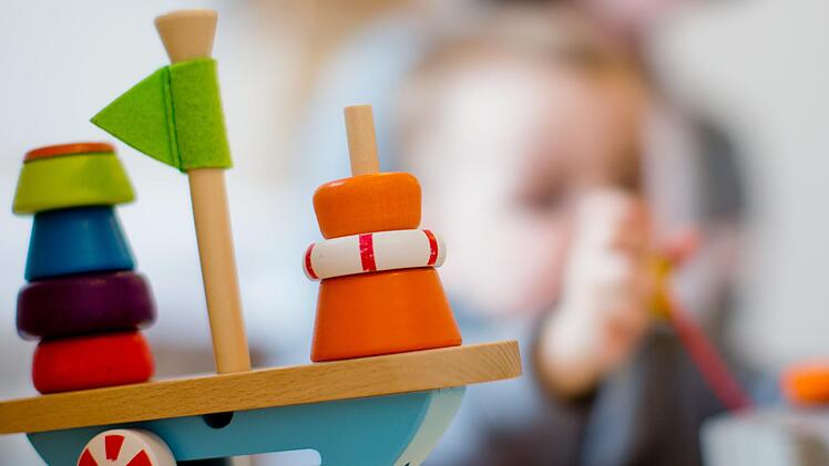 Damit in Neunkirchen genügend Plätze in Kindertagesstätten zur Verfügung stehen, musste der Marktgemeinderat den zukünftigen Bedarf abschätzen. Foto: Rolf Vennenbernd,dpa/Archiv