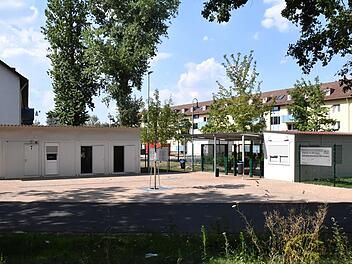 In der Ankereinrichtung in Bamberg kommt es immer wieder zu Konflikten - nun soll ein Video Gewalt eines Security-Mitarbeiters gegen Bewohner belegen.  Foto: Ronald Rinklef/Archiv