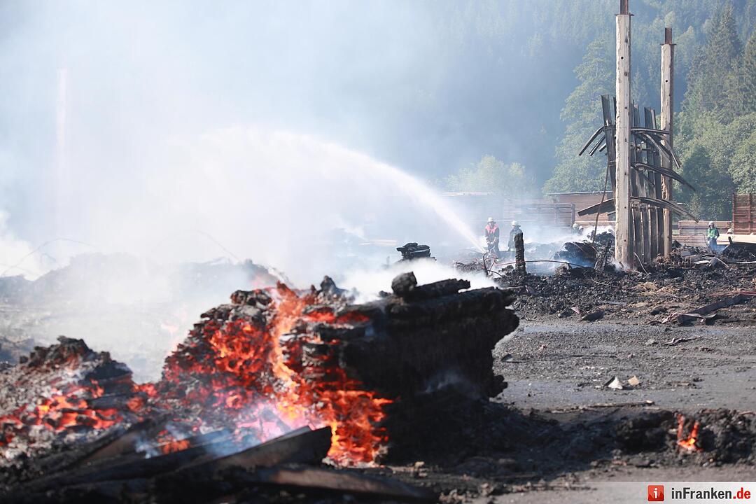 Verwüstung nach Sägewerk-Brand