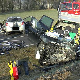 Kreis Haßberge: 29-Jährige stirbt bei schwerem Frontal-Crash